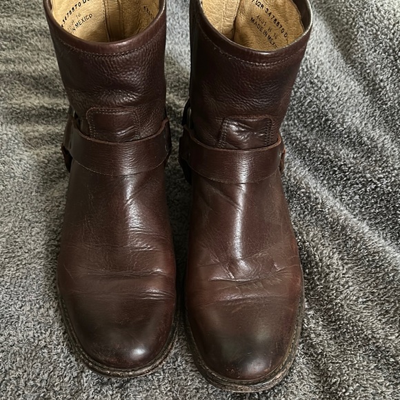 Women’s Frye Brown Leather Boots - Picture 4 of 8